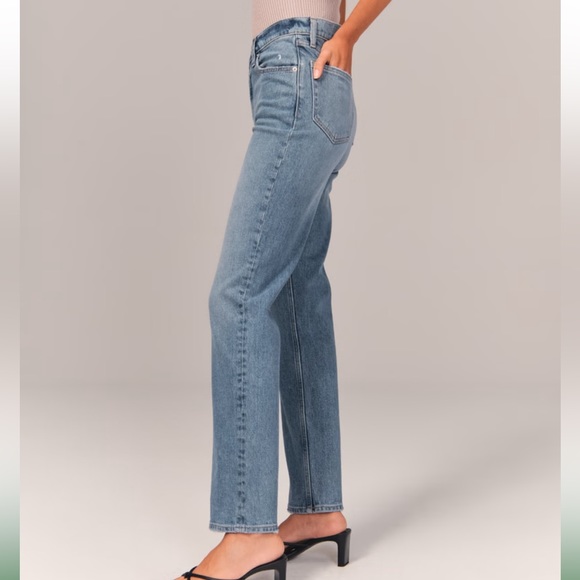 Abercrombie & Fitch - Ultra High Rise 90s Straight Jeans - 30 Short - Picture 2 of 4